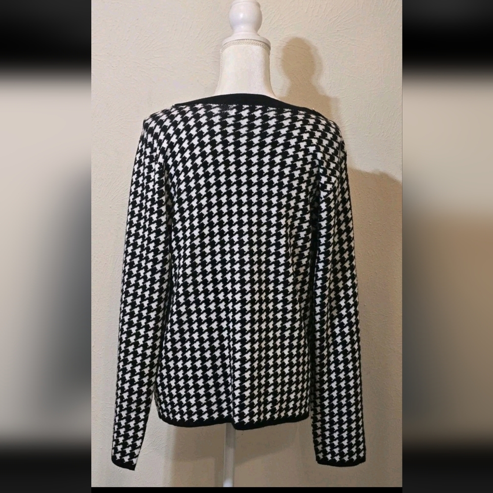 Vintage Carolyn Taylor Houndstooth Sweater Gold Button Shoulder Black White M - Picture 9 of 15